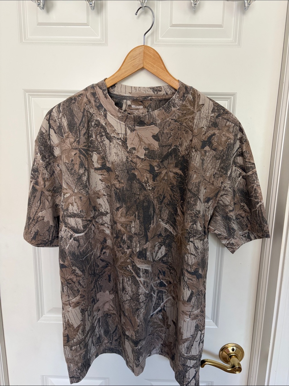 Hollister Men's Camouflage Short-Sleeve Tee - Brown, Gray